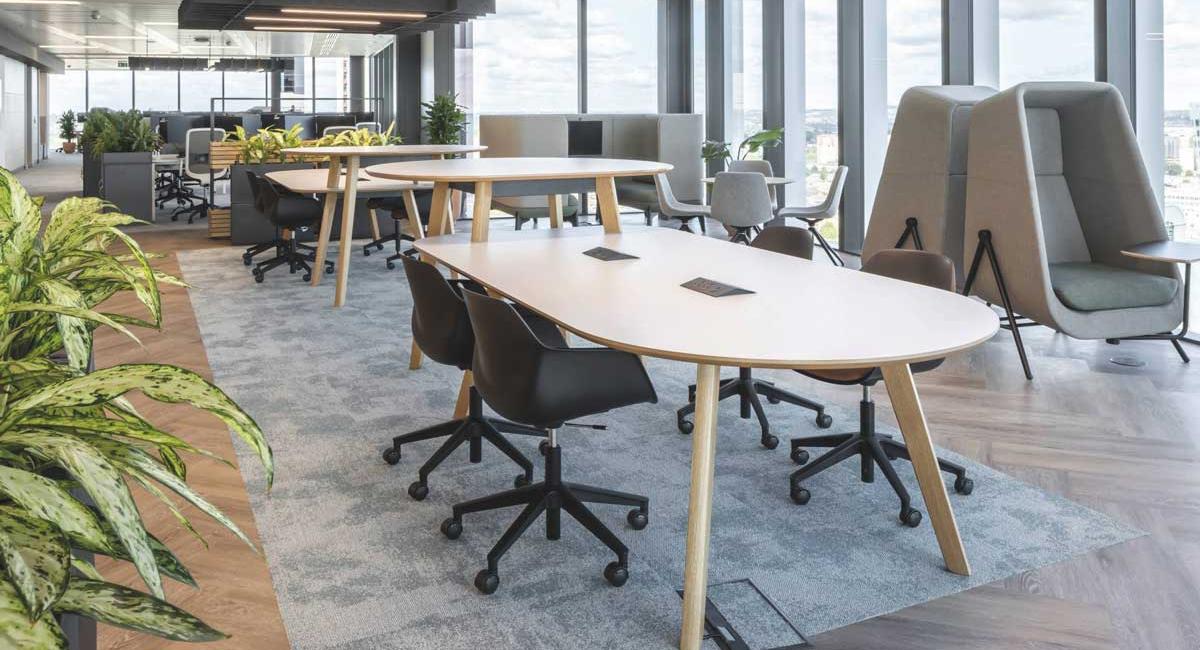 Flexible and agile office furniture including collaboration seating and tables